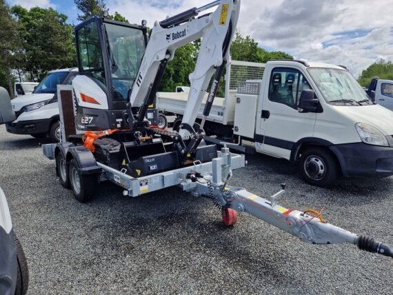 Bobcat E27Z (2023) + Remorque ECIM + 3 Godets + Marteau BRH Furukawa FX35-S