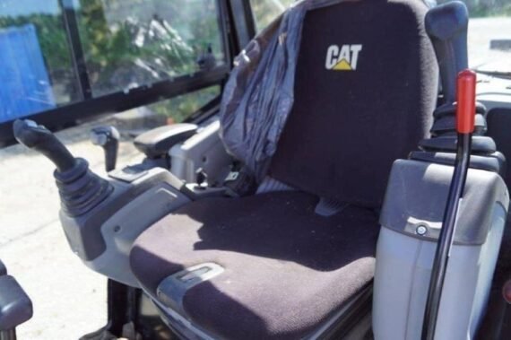 Caterpillar 301.7D d’Occasion – Mini-Pelle Compacte et Robuste – Image 8