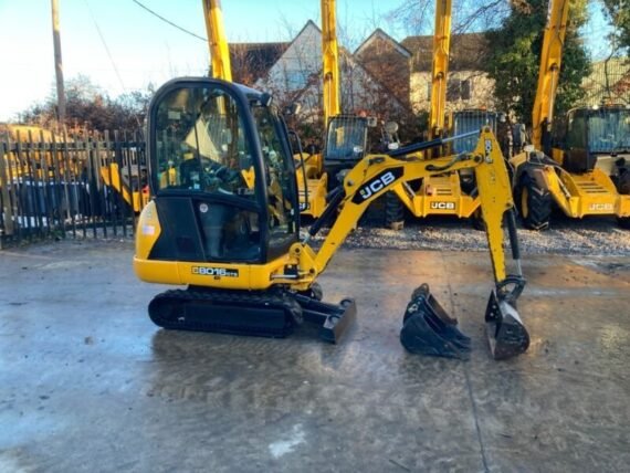 Mini Pelle JCB 8016 CTS (2015) – 1,5T + 3 Godets – Image 2