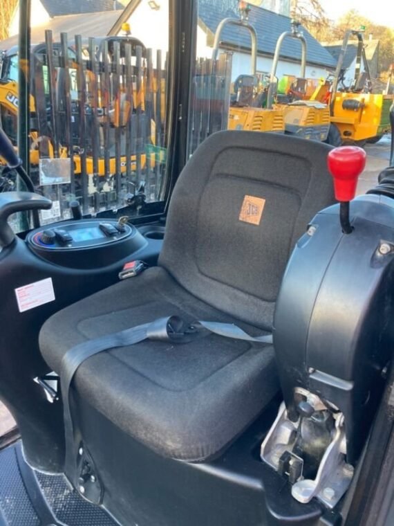 Mini Pelle JCB 8016 CTS (2015) – 1,5T + 3 Godets – Image 5