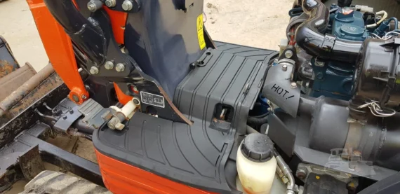 Kubota K008-3 (2021) – Mini Pelle 0,98T, 700 Heures, 3 Godets – Image 4