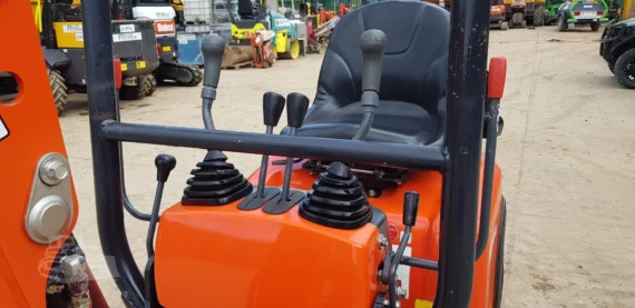Kubota K008-3 (2021) – Mini Pelle 0,98T, 700 Heures, 3 Godets – Image 6