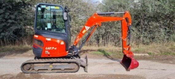 Mini Pelle Kubota U27-4 Occasion 2016 – 2,7T avec Cabine et Attache Rapide – Image 4