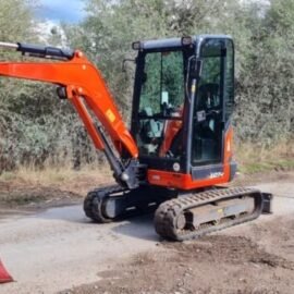Mini Pelle Kubota U27-4 Occasion 2016 – 2,7T avec Cabine et Attache Rapide