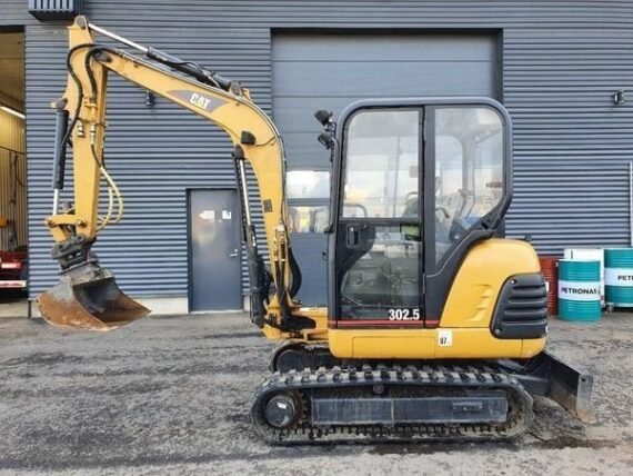 Caterpillar 302.5 d’Occasion (2002) – Mini-Pelle 2,8T + 3 Godets + Tarière Hydraulique – Image 14