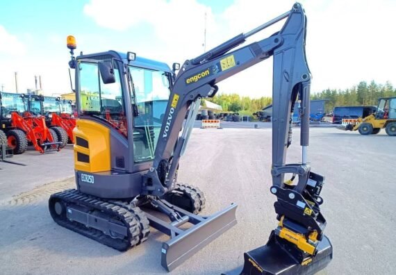 Mini Pelle Volvo ECR 25D + ENGCON – 2016, 1100 h, 3 Godets – Image 2